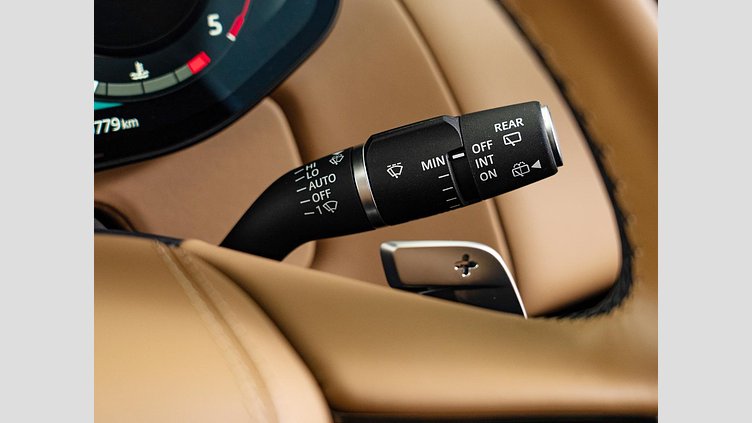 2023 認定中古車 Land Rover Range Rover Sport フジホワイト 3.0リッター6気筒300PSターボチャージドディーゼルMHEV（オートマチック） DYNAMIC HSE