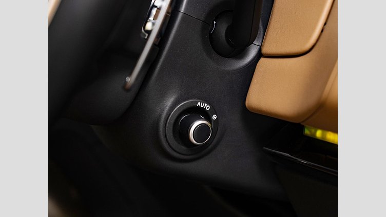 2023 認定中古車 Land Rover Range Rover Sport フジホワイト 3.0リッター6気筒300PSターボチャージドディーゼルMHEV（オートマチック） DYNAMIC HSE