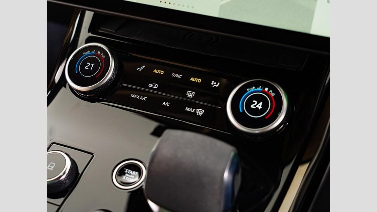 2023 認定中古車 Land Rover Range Rover Sport フジホワイト 3.0リッター6気筒300PSターボチャージドディーゼルMHEV（オートマチック） DYNAMIC HSE