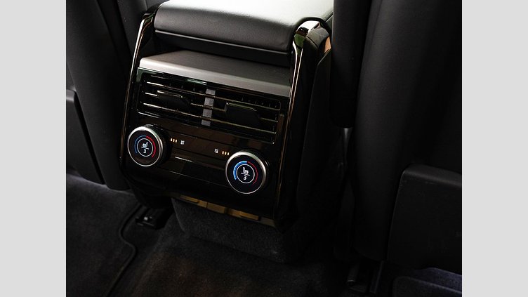 2023 認定中古車 Land Rover Range Rover Sport フジホワイト 3.0リッター6気筒300PSターボチャージドディーゼルMHEV（オートマチック） DYNAMIC HSE