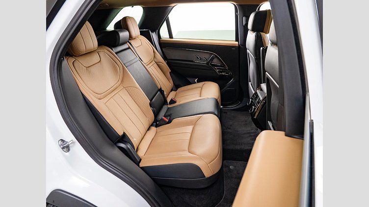 2023 認定中古車 Land Rover Range Rover Sport フジホワイト 3.0リッター6気筒300PSターボチャージドディーゼルMHEV（オートマチック） DYNAMIC HSE