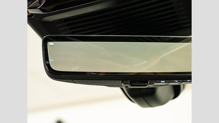 2023 認定中古車 Land Rover Range Rover Sport フジホワイト 3.0リッター6気筒300PSターボチャージドディーゼルMHEV（オートマチック） DYNAMIC HSE