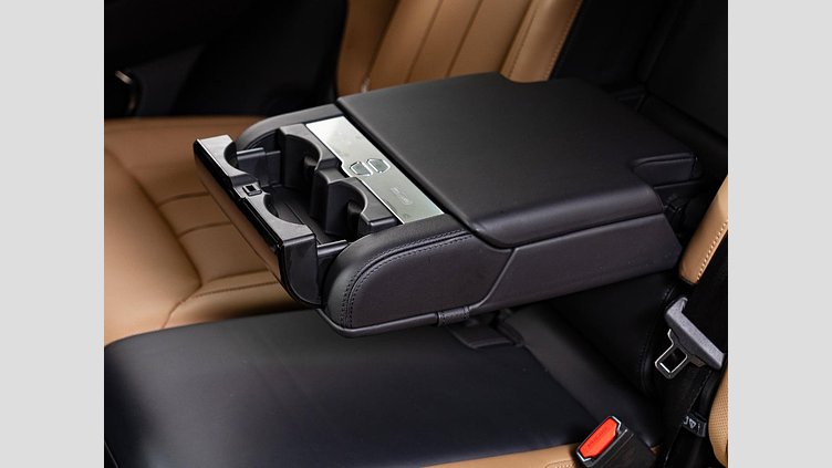 2023 認定中古車 Land Rover Range Rover Sport フジホワイト 3.0リッター6気筒300PSターボチャージドディーゼルMHEV（オートマチック） DYNAMIC HSE