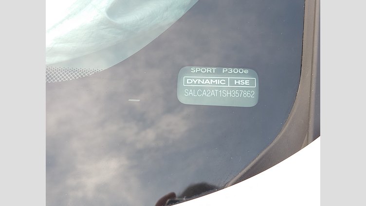 2024 認定中古車 Land Rover Discovery Sport フジホワイト プラグインハイブリッド（ガソリン） 標準ホイール Dynamic HSE