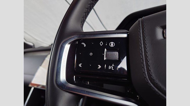 2024 認定中古車 Land Rover Discovery Sport フジホワイト プラグインハイブリッド（ガソリン） 標準ホイール Dynamic HSE