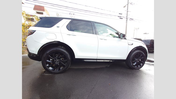 2024 認定中古車 Land Rover Discovery Sport フジホワイト プラグインハイブリッド（ガソリン） 標準ホイール Dynamic HSE