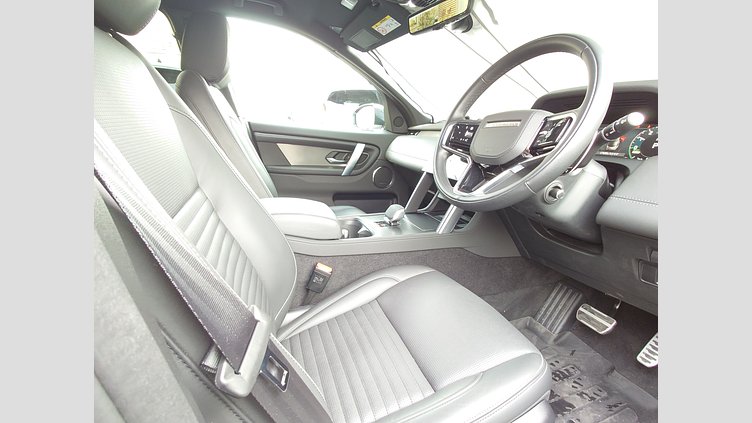 2024 認定中古車 Land Rover Discovery Sport フジホワイト プラグインハイブリッド（ガソリン） 標準ホイール Dynamic HSE