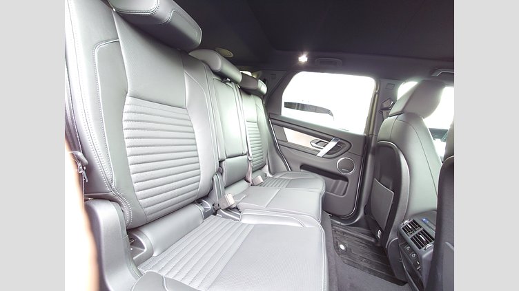 2024 認定中古車 Land Rover Discovery Sport フジホワイト プラグインハイブリッド（ガソリン） 標準ホイール Dynamic HSE