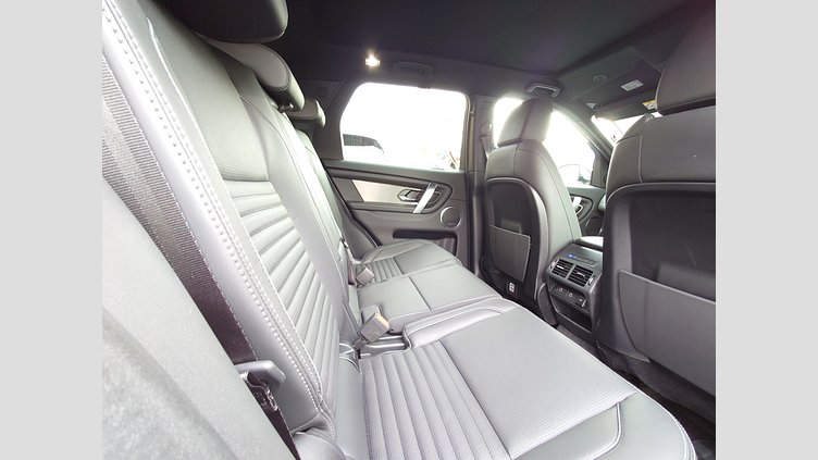 2024 認定中古車 Land Rover Discovery Sport フジホワイト プラグインハイブリッド（ガソリン） 標準ホイール Dynamic HSE