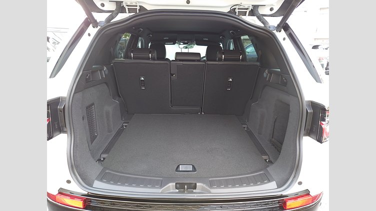 2024 認定中古車 Land Rover Discovery Sport フジホワイト プラグインハイブリッド（ガソリン） 標準ホイール Dynamic HSE