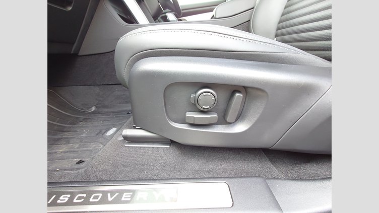 2024 認定中古車 Land Rover Discovery Sport フジホワイト プラグインハイブリッド（ガソリン） 標準ホイール Dynamic HSE