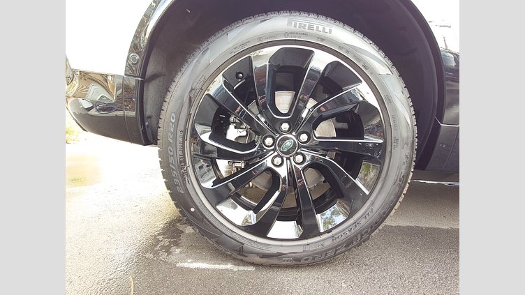 2024 認定中古車 Land Rover Discovery Sport フジホワイト プラグインハイブリッド（ガソリン） 標準ホイール Dynamic HSE