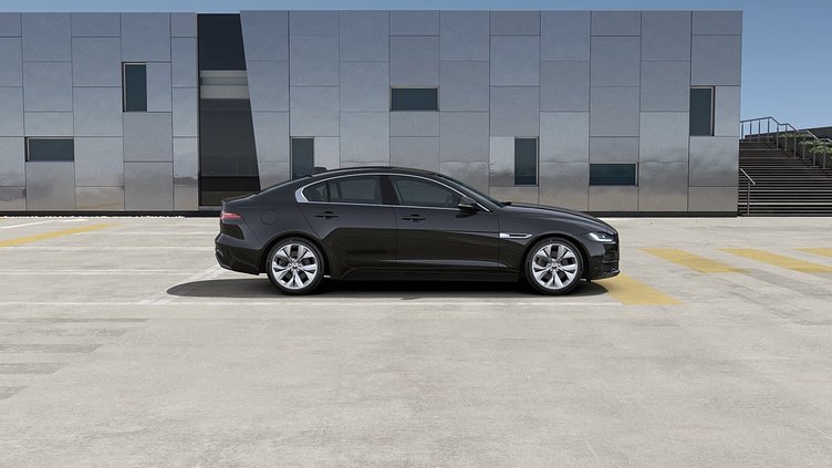 2019 認定中古車 Jaguar XE サントリーニブラック D180 RWD AUTOMATIC 4 door Saloon S
