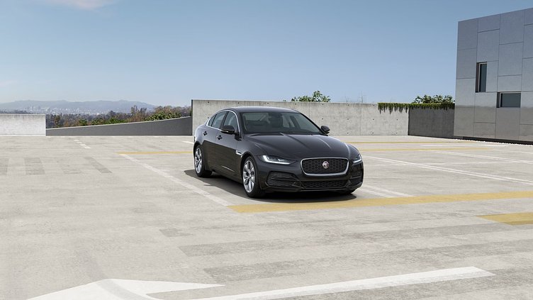 2019 認定中古車 Jaguar XE サントリーニブラック D180 RWD AUTOMATIC 4 door Saloon S