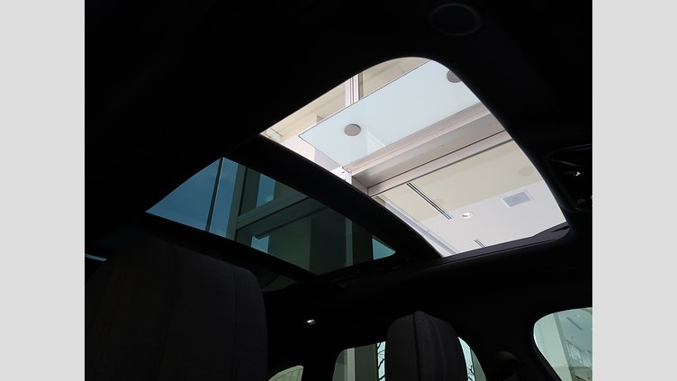 2023 認定中古車 Land Rover Range Rover Velar ヴァレジネブルー P400eプラグインハイブリッド（ガソリン） Standard Wheelbase Dynamic HSE