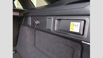 Range Rover Velar 25