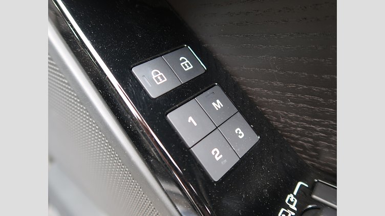 2023 認定中古車 Land Rover Range Rover Velar ヴァレジネブルー P400eプラグインハイブリッド（ガソリン） Standard Wheelbase Dynamic HSE