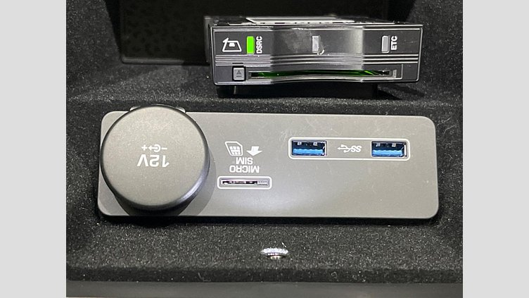 2019 認定中古車 Jaguar E-Pace サントリーニブラック D180 オートマチック全輪駆動 S