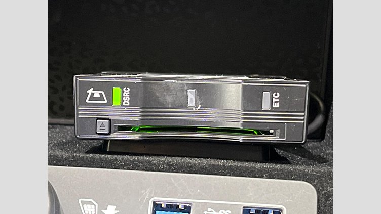 2019 認定中古車 Jaguar E-Pace サントリーニブラック D180 オートマチック全輪駆動 S