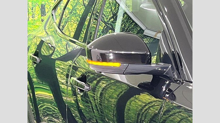 2019 認定中古車 Jaguar E-Pace サントリーニブラック D180 オートマチック全輪駆動 S