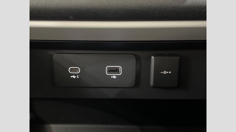 2024 認定中古車 Land Rover Defender 110 アイガーグレイ D300 AWD（AT） S