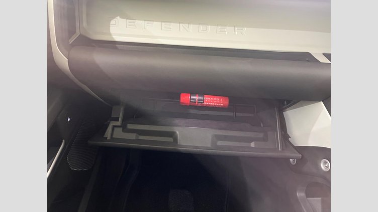 2024 認定中古車 Land Rover Defender 110 アイガーグレイ D300 AWD（AT） S