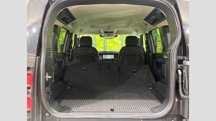 2024 認定中古車 Land Rover Defender 110 アイガーグレイ D300 AWD（AT） S