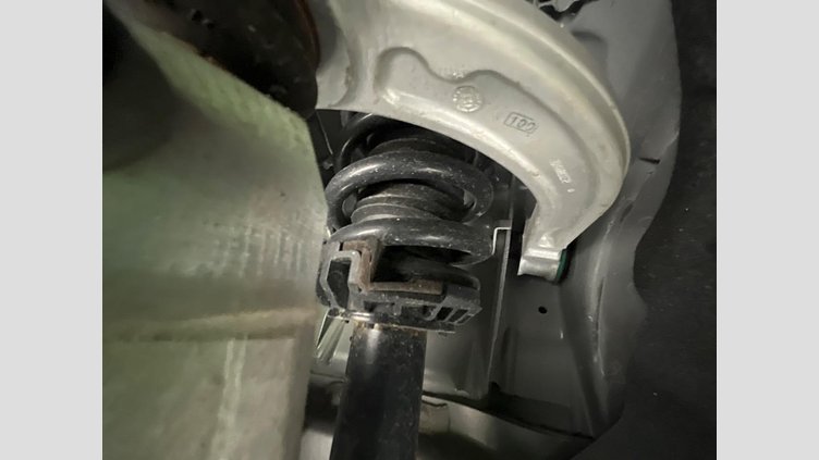 2024 認定中古車 Land Rover Defender 110 アイガーグレイ D300 AWD（AT） S