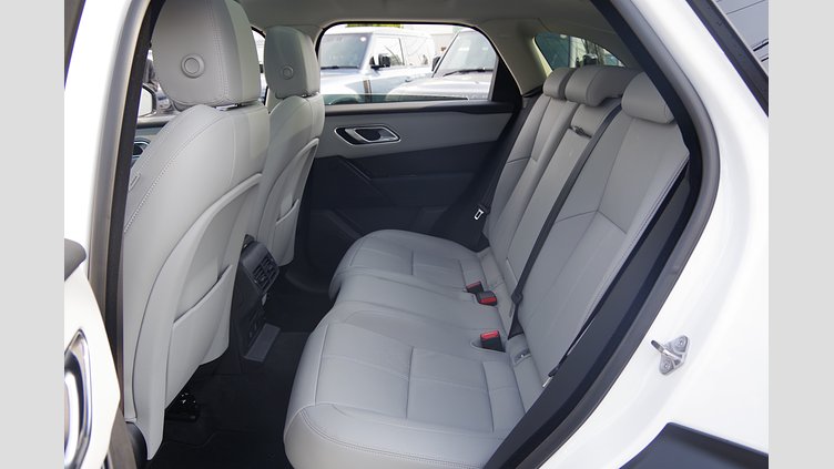 2024 認定中古車 Land Rover Range Rover Velar オストゥーニパールホワイト P400eプラグインハイブリッド（ガソリン） スタンダードホイールベース Dynamic SE