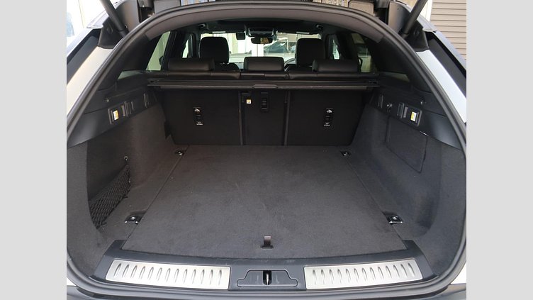 2023 認定中古車 Land Rover Range Rover Velar Ostuni Pearl White ２Lディーゼルエンジン ダイナミックSE　D２００　エアサスペンション装着車