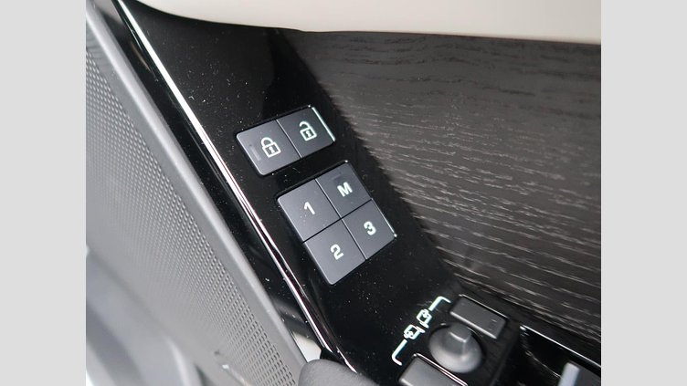 2023 認定中古車 Land Rover Range Rover Velar Ostuni Pearl White ２Lディーゼルエンジン ダイナミックSE　D２００　エアサスペンション装着車