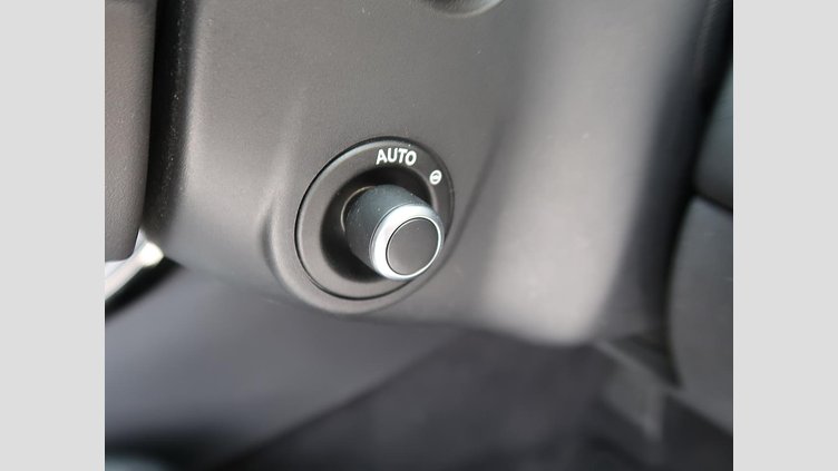 2023 認定中古車 Land Rover Range Rover Velar Ostuni Pearl White ２Lディーゼルエンジン ダイナミックSE　D２００　エアサスペンション装着車