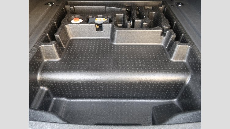 2023 認定中古車 Land Rover Range Rover Velar Ostuni Pearl White ２Lディーゼルエンジン ダイナミックSE　D２００　エアサスペンション装着車