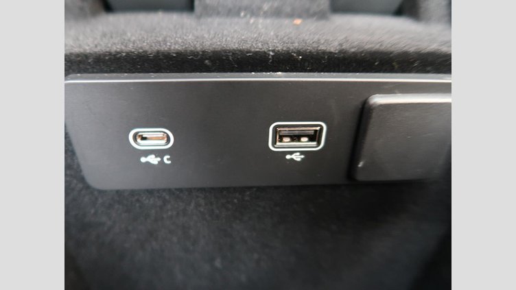 2023 認定中古車 Land Rover Range Rover Velar Ostuni Pearl White ２Lディーゼルエンジン ダイナミックSE　D２００　エアサスペンション装着車