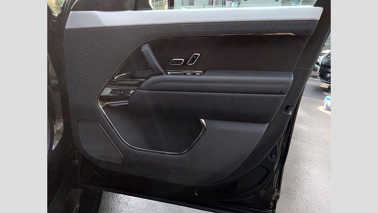 2025 認定中古車 Land Rover Range Rover Sport サントリーニブラック P550eプラグインハイブリッド（ガソリン） スタンダードホイールベース Autobiography