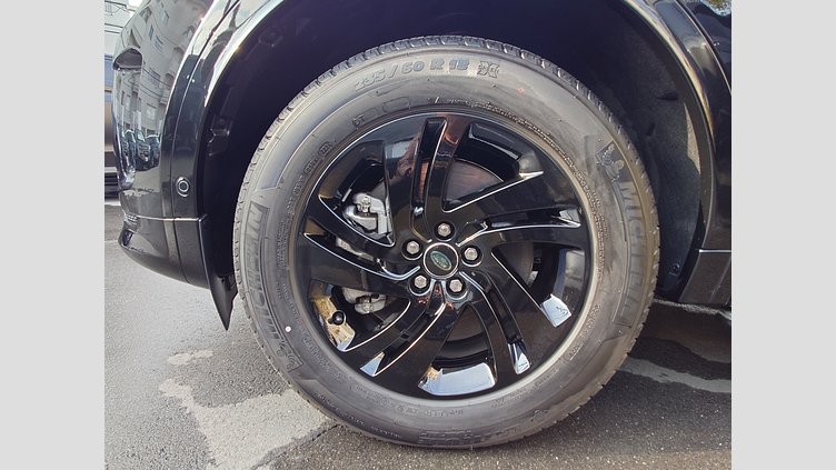 2024 認定中古車 Land Rover Discovery Sport サントリーニブラック D200マイルドハイブリッド（ディーゼル） 標準ホイール S