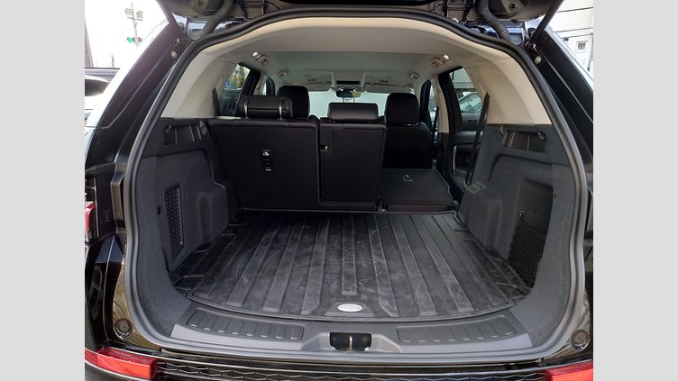 2024 認定中古車 Land Rover Discovery Sport サントリーニブラック D200マイルドハイブリッド（ディーゼル） 標準ホイール S