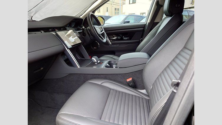 2024 認定中古車 Land Rover Discovery Sport サントリーニブラック D200マイルドハイブリッド（ディーゼル） 標準ホイール S