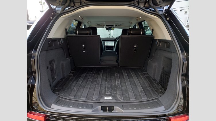 2024 認定中古車 Land Rover Discovery Sport サントリーニブラック D200マイルドハイブリッド（ディーゼル） 標準ホイール S