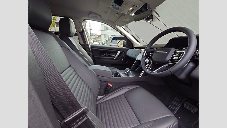 2024 認定中古車 Land Rover Discovery Sport サントリーニブラック D200マイルドハイブリッド（ディーゼル） 標準ホイール S