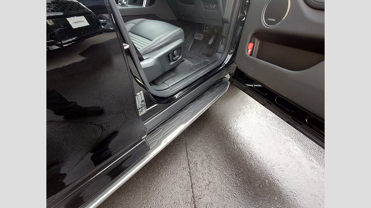 2024 認定中古車 Land Rover Discovery Sport サントリーニブラック D200マイルドハイブリッド（ディーゼル） 標準ホイール S