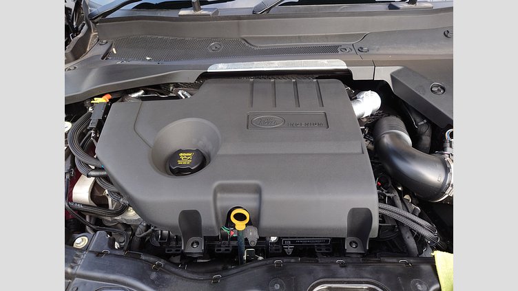 2024 認定中古車 Land Rover Discovery Sport サントリーニブラック D200マイルドハイブリッド（ディーゼル） 標準ホイール S