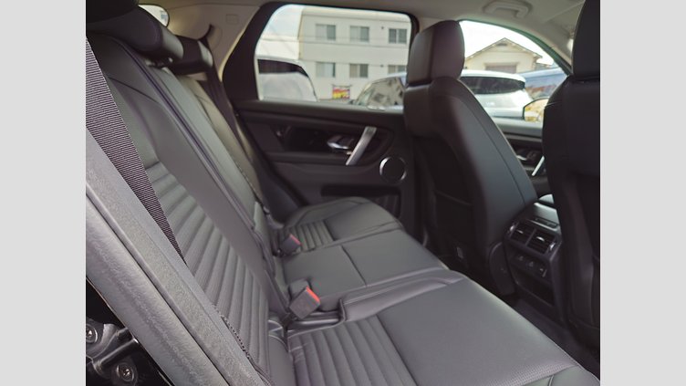 2024 認定中古車 Land Rover Discovery Sport サントリーニブラック D200マイルドハイブリッド（ディーゼル） 標準ホイール S