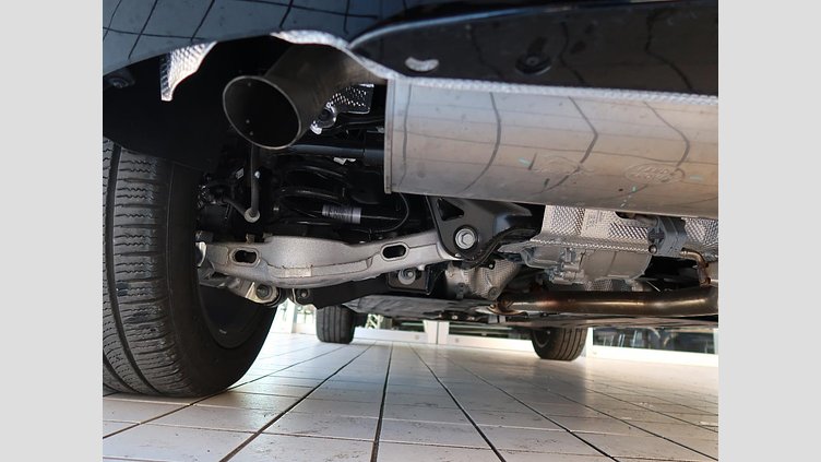 2024 認定中古車 Land Rover Range Rover Evoque サントリーニブラック P200（ガソリン） スタンダードホイールベース S