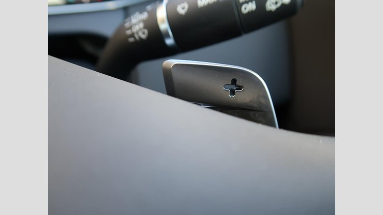 2024 認定中古車 Land Rover Range Rover Evoque サントリーニブラック P200（ガソリン） スタンダードホイールベース S