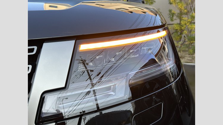 2024 認定中古車 Land Rover Range Rover サントリーニブラック P550 AWD PHEV（AT） スタンダードホイールベース SE