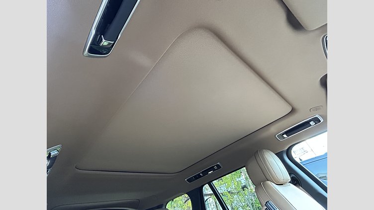 2024 認定中古車 Land Rover Range Rover サントリーニブラック P550 AWD PHEV（AT） スタンダードホイールベース SE