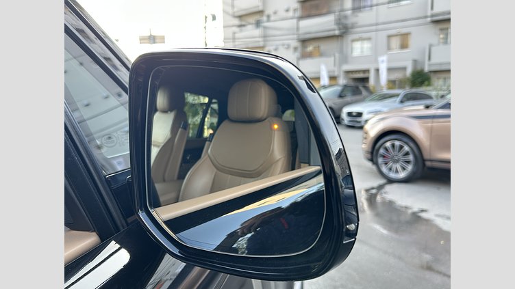 2024 認定中古車 Land Rover Range Rover サントリーニブラック P550 AWD PHEV（AT） スタンダードホイールベース SE