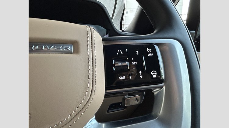 2024 認定中古車 Land Rover Range Rover サントリーニブラック P550 AWD PHEV（AT） スタンダードホイールベース SE