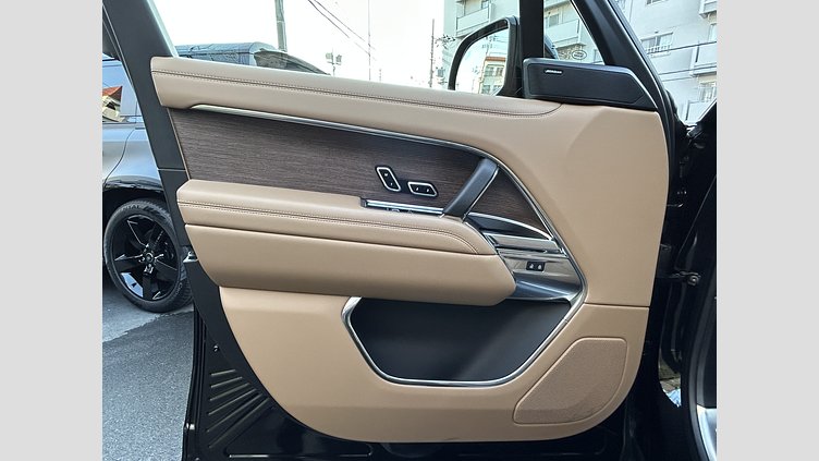 2024 認定中古車 Land Rover Range Rover サントリーニブラック P550 AWD PHEV（AT） スタンダードホイールベース SE